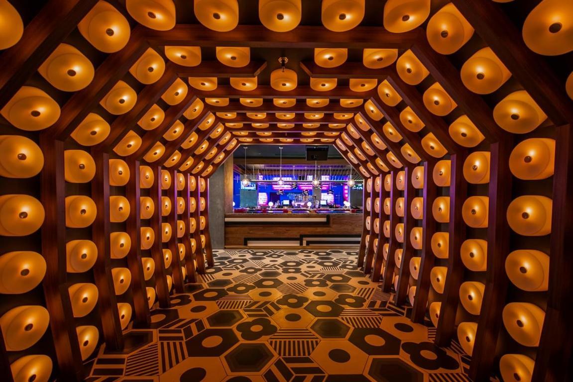 Virgin Hotels Las Vegas By Suiteness Exterior photo